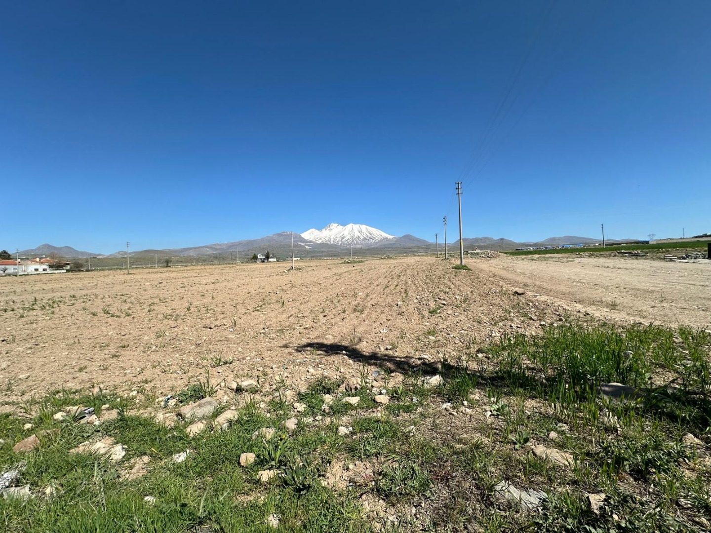 KAYSERİ DEVELİ AŞIK SEYRANİ MAHALLESİNDE SATILIK ARSA